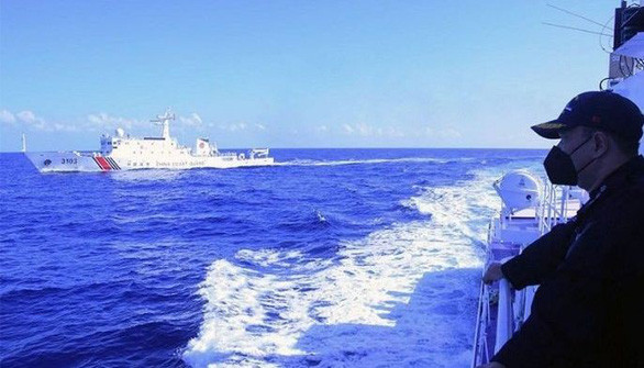 Philippines gửi công hàm ngoại giao về vụ "chạm mặt" tàu hải cảnh Trung Quốc